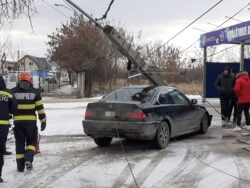 Două mașini au fost implicate într-un accident pe strada Tecuciului Două mașini au fost implicate într-un accident pe strada Tecuciului ( Foto)