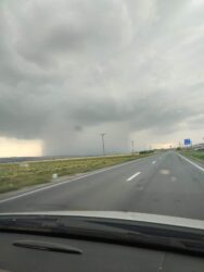 Rupere de nori în localitatea vasluiană Roșiești Rupere de nori în localitatea vasluiană Roșiești ( Foto)