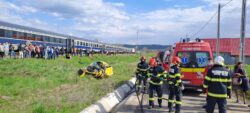Accident rutier GRAV la trecerea ferată de la Roșiești Accident rutier GRAV la trecerea de cale ferată de la Roșiești