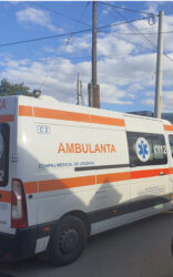 Ambulanța Vaslui executată silit de un medic Doar în România: Ambulanța Vaslui executată silit de un medic